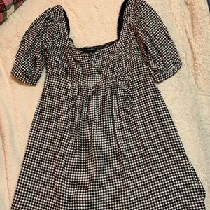 Checkered puffed sleeve dress